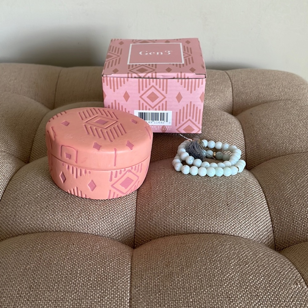 Jewelry box and bracelets